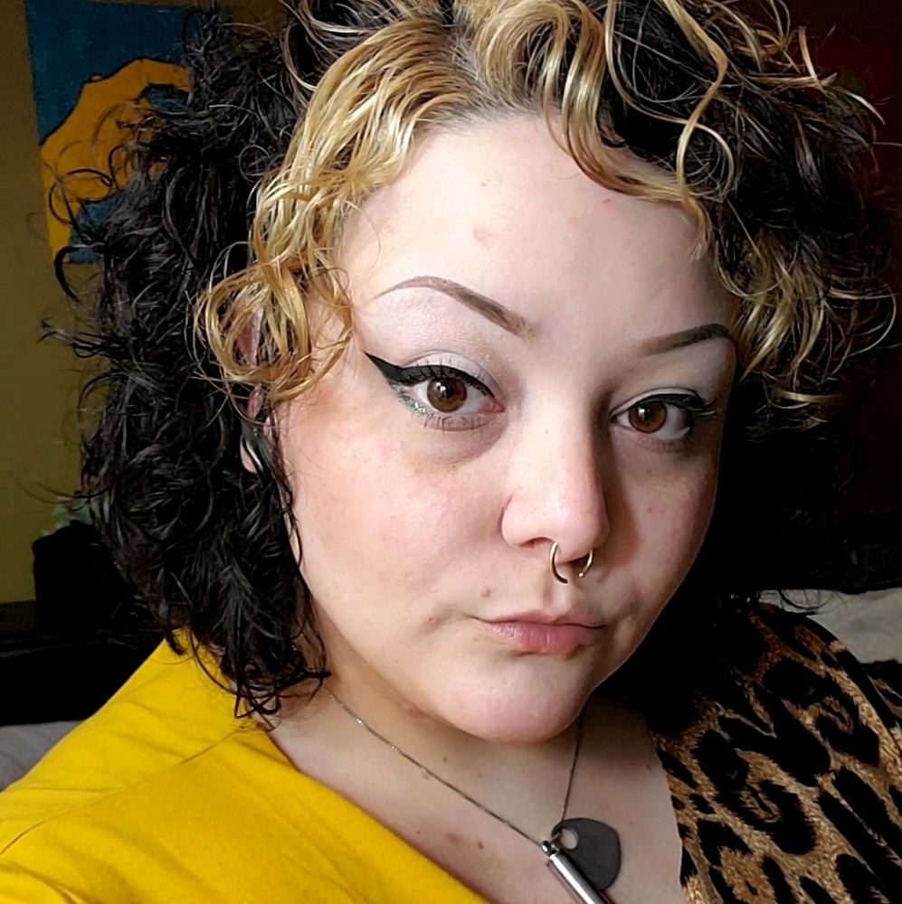 Meet your Posher, Monique